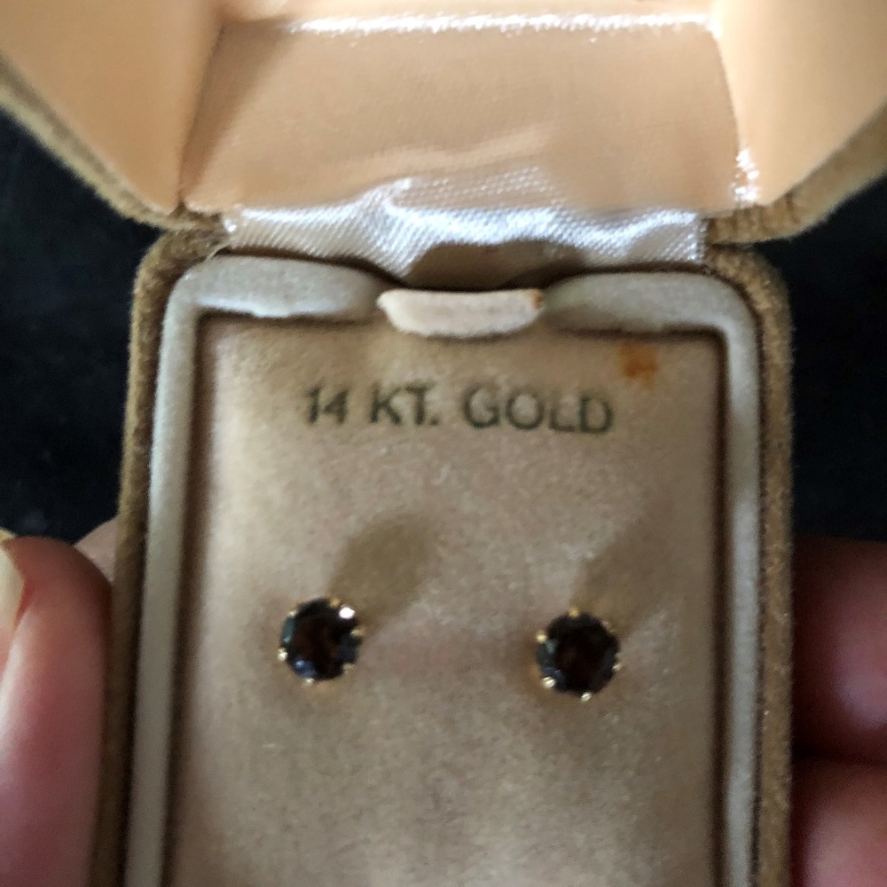14K YELLOW GOLD WITH BROWN QUARTZ 5MM ROUND STONE